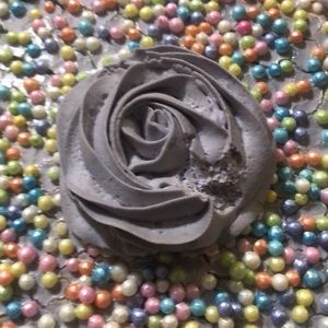 Meet your Posher, Gloria